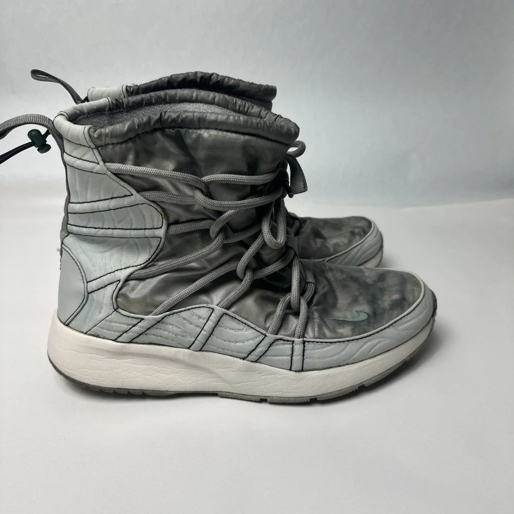 Nike‎ Tanjun High Rise Women's Sneaker Boots Size 11 Blue Storm Vtg Moon Boots